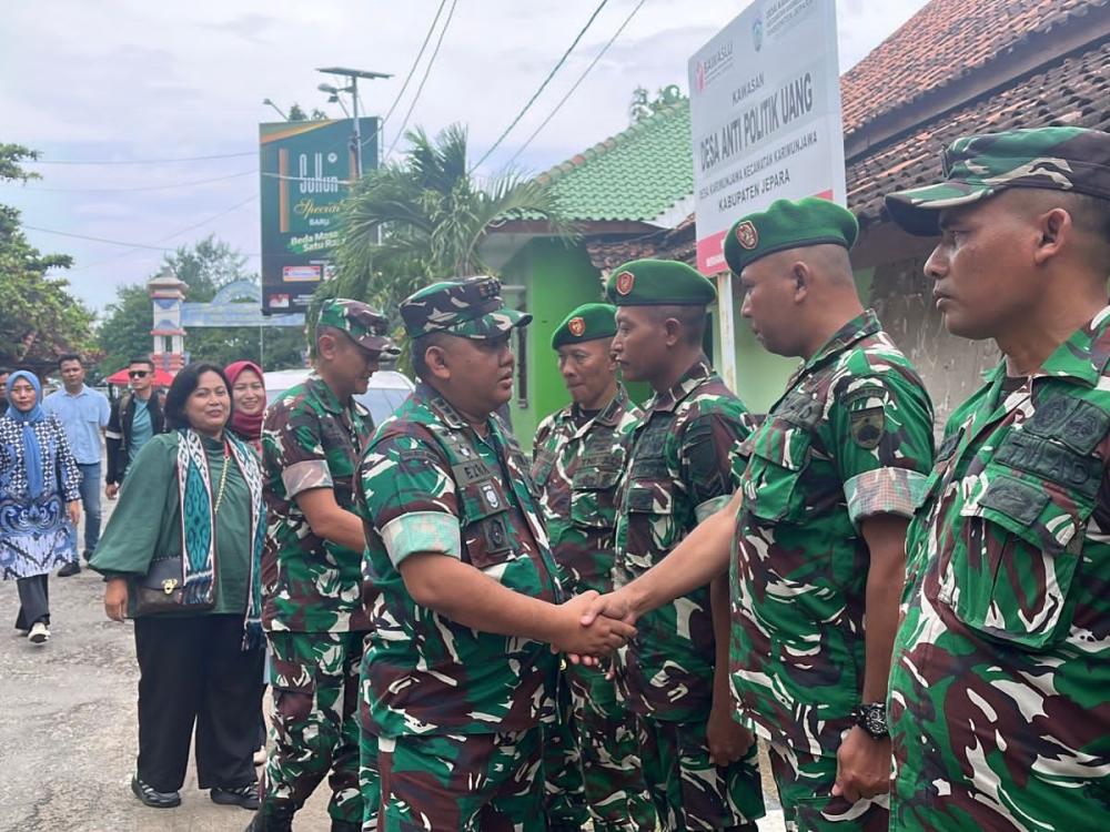 Danrem 073/Makutarama Kunjungi Koramil Karimunjawa dan Silaturahmi dengan Forkopimcam Karimunjawa