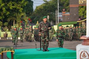 Pimpin Upacara 17-an, Danrem 073/Makutarama Ingatkan Ancaman Hoaks dan Dampak Situasi Global