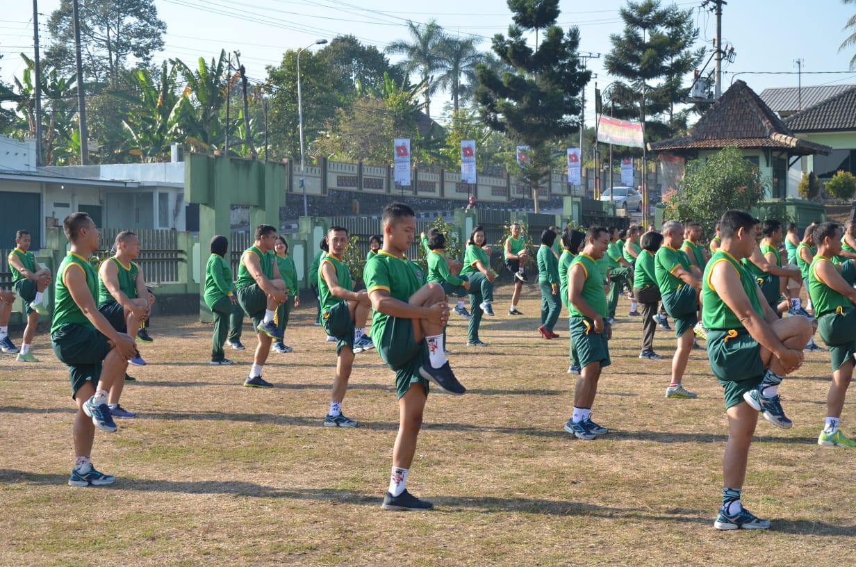 Kebugaran dan Kesehatan Prajurit Korem Salatiga Terbina Dengan Laksanakan Lari Bersama