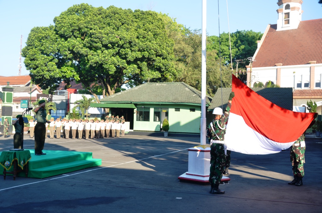 Upacara Tingkatkan Kebersamaan dan Soliditas Satuan