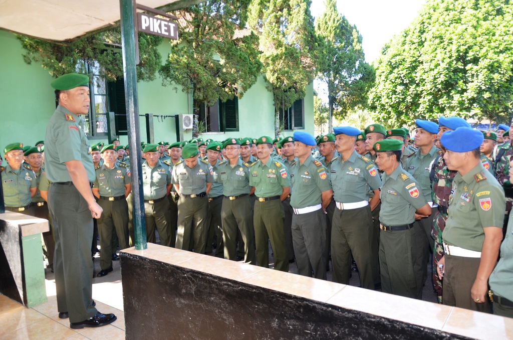 Danrem Beri Jam Komandan