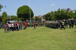 Latihan Penindak Huru Hara