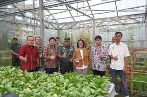 Staf Khusus Menteri Pendidikan Tinggi Kunjungi Green House Korem 073/Makutarama
