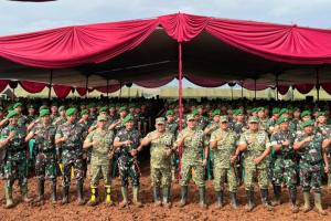 Danrem 073/Makutarama Kunjungi dan Beri Arahan Prajurit Yon TP 935/Satria Bahurekso