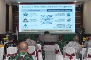 Danrem 073/Makutarama Buka dan Jadi Pembicara Komsos di Salatiga, Kupas Isu Global dan Perkuat Wawasan Kebangsaan