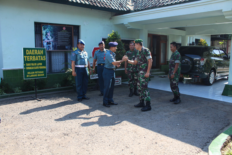 Dandim 0715 Kendal menyambut kunjungan Dan Lanal Semarang