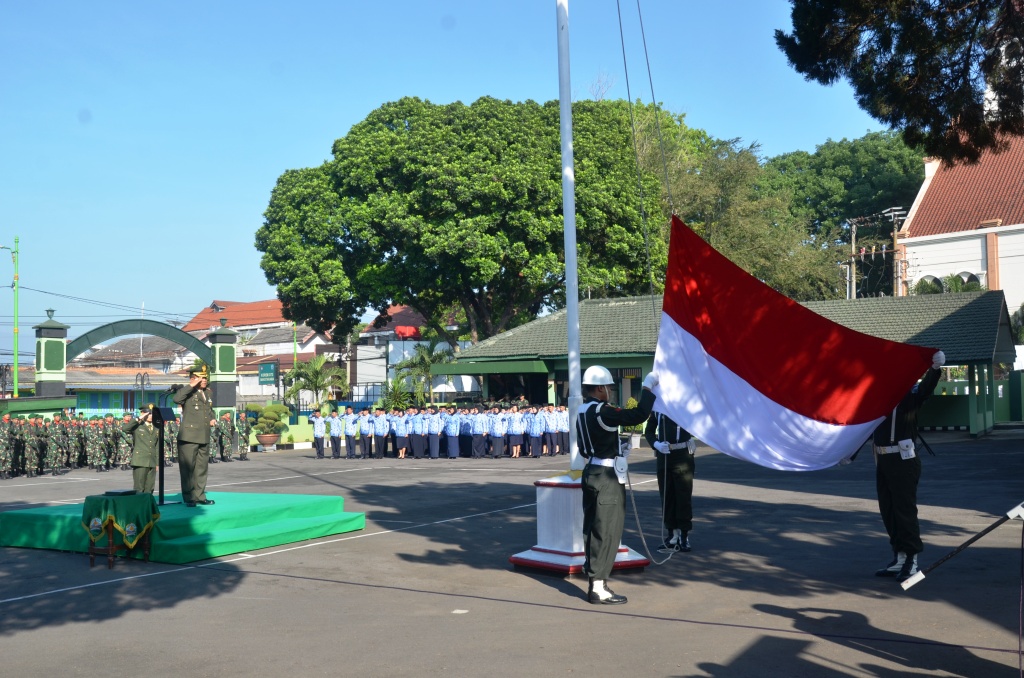 Korem 073/Makutarama Semangat Upacara Sambut Hari Kelahiran Pancasila Yang Ke-73 Th. 2018
