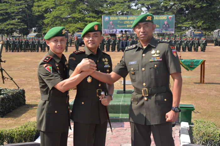 Danrem Pimpin Sertijab Danyonif 410/Alugoro