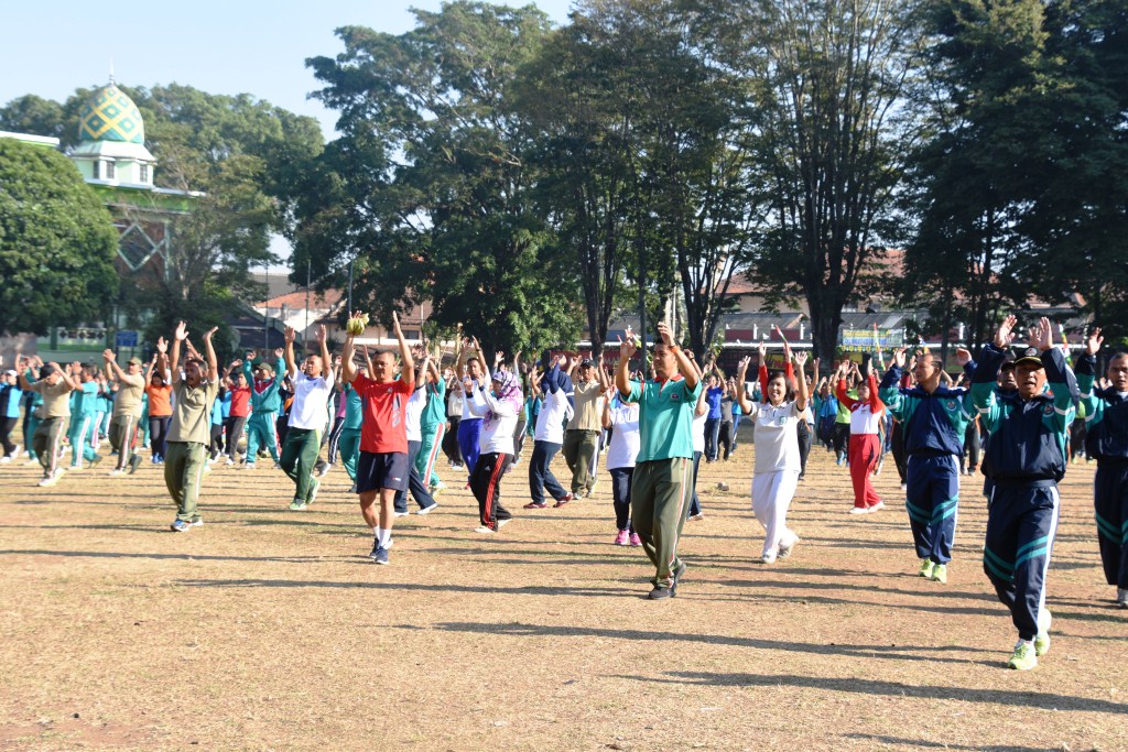 Senam Gemu Famire Korem Salatiga Penuhi Alun-Alun Pancasila