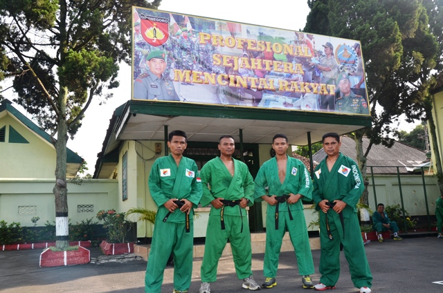 Pelatih Yongmoodo Korem Makutarama