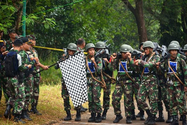 Danrem 073/Mkt Lepas Peserta HTF Ton Tangkas TNI AD