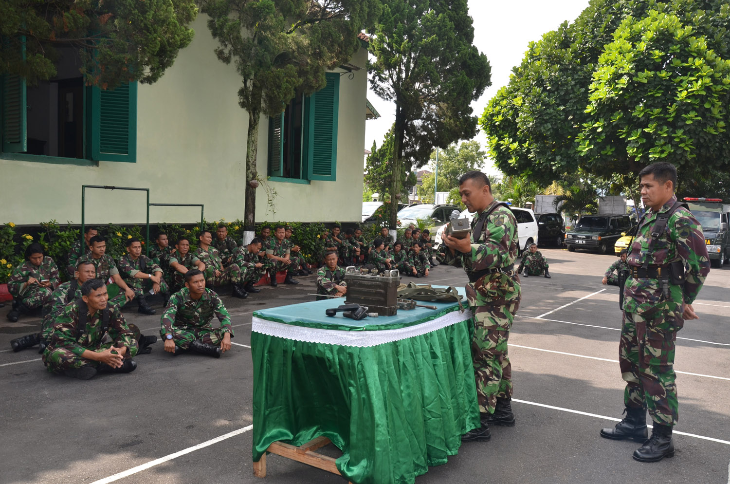 Prajurit Harus Tahu Operasikan PRC 77