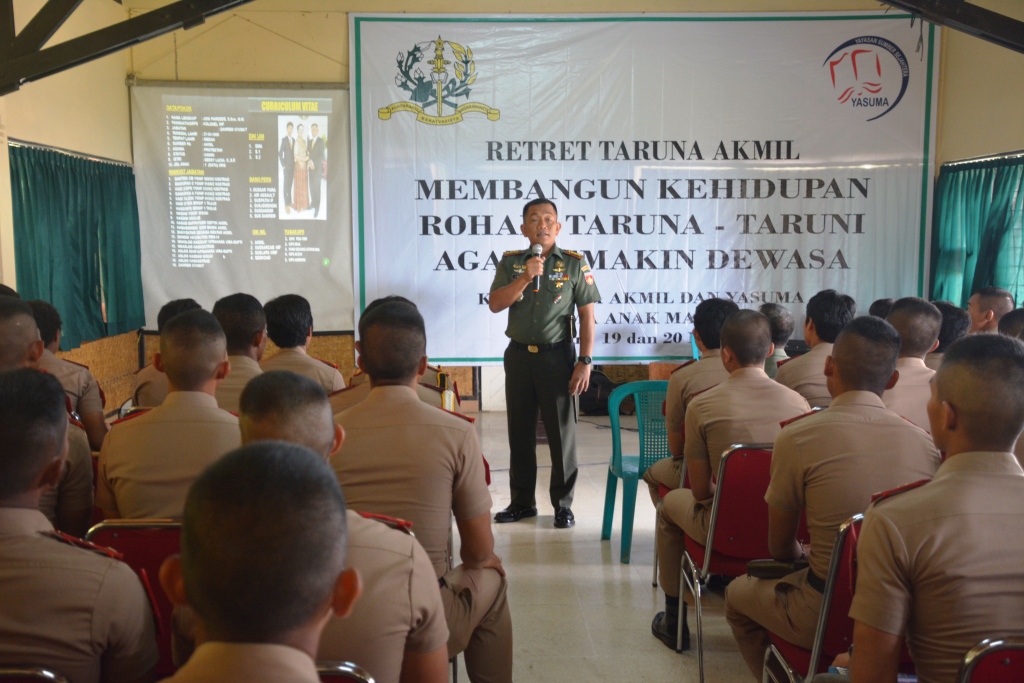 Danrem 073/Makutarama Mengisi Materi Kepemimpinan Rohani Dalam Rangka Retret Taruna Akmil Di Kopeng