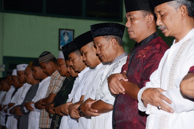 Danrem Makutarama  Gelar Safari Ramadhan Di Yonif Alugoro