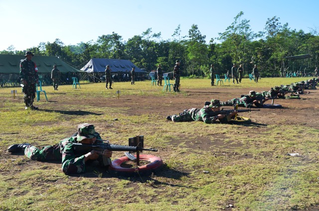 Tingkatkan Profesionalisme Prajurit Korem Makutarama Dengan Menembak