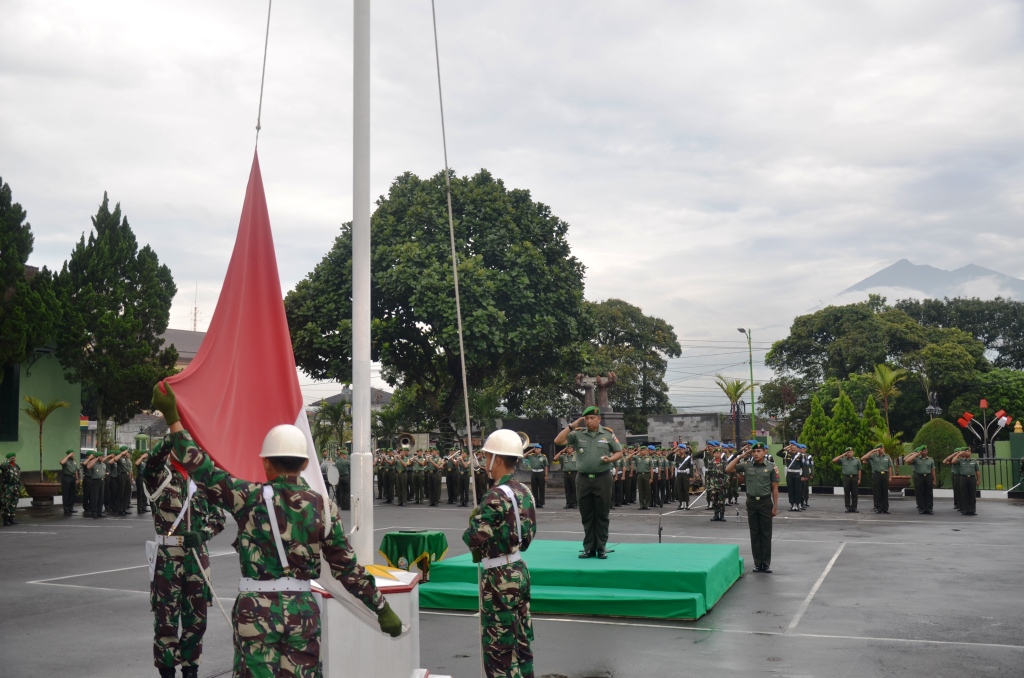 Upacara Bendera Tingkatkan Kedisiplinan Korem Salatiga