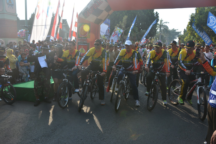 Menyambut HUT TNI Ke-70, Korem Adakan Sepeda Santai