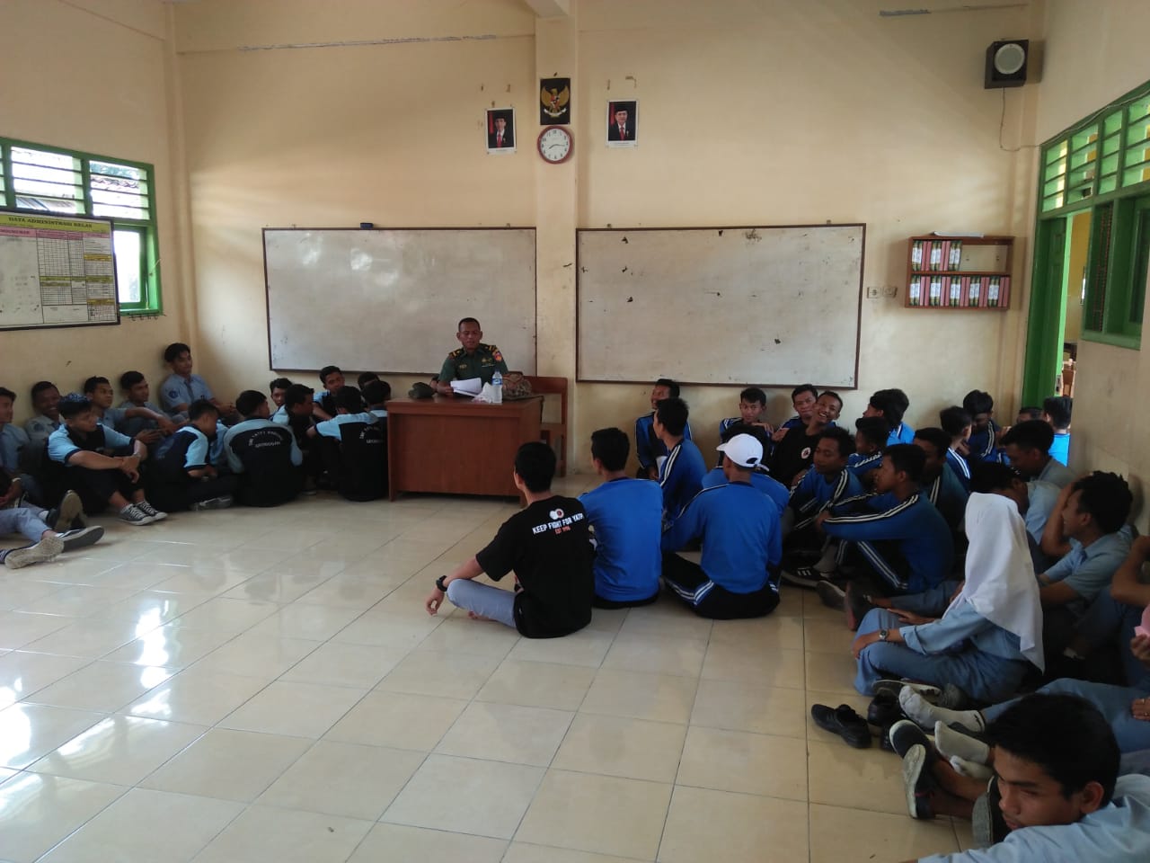 Babinsa Sosialisasikan Rekrutmen TNI AD Dikalangan Pemuda Dan Pelajar