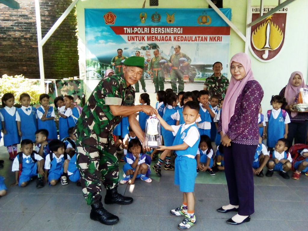 Koramil 02/Kedung Jepara Tanamkan Disiplin pada pada Anak Usia Dini