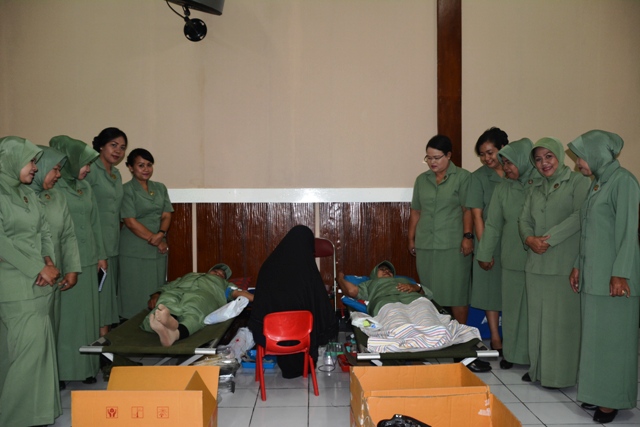 Sambut HUT Ke-71, Persit Selenggarakan Donor Darah