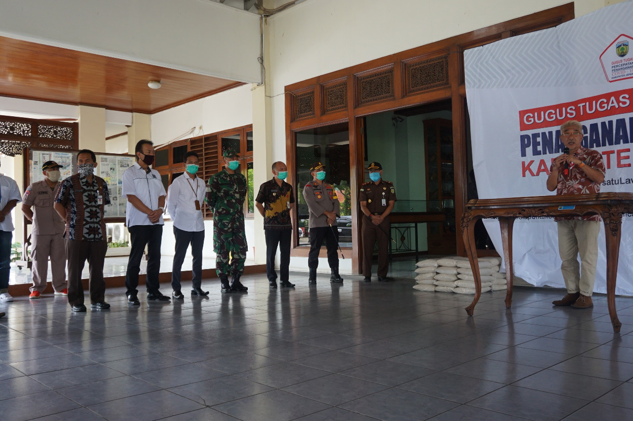 Dandim Hadiri Penyerahan Bantuan 37,5 Ton Beras Dari PLTU Tanjung Jati B Kepada GTPP Covid-19 Kabupa