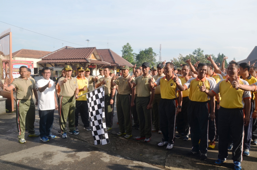 Korem 073/Makutarama Senam Bersama Dengan Komponen Kota Salatiga Untuk Memelihara Kamtibmas