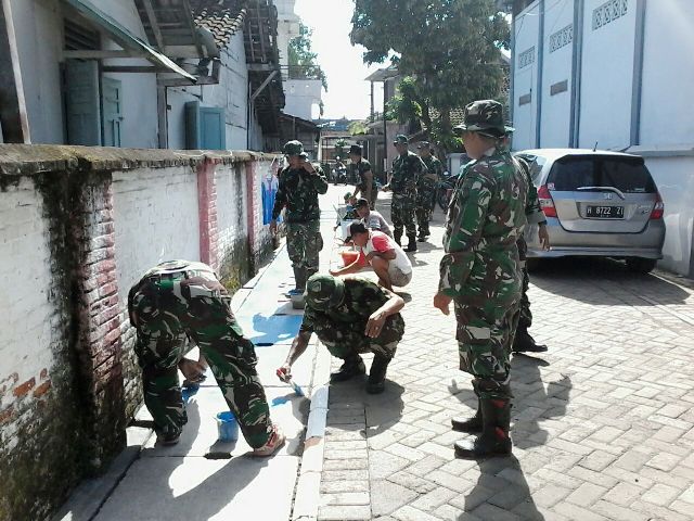 Danramil 01 Pimpin Karya Bhakti Bersama Masyarakat