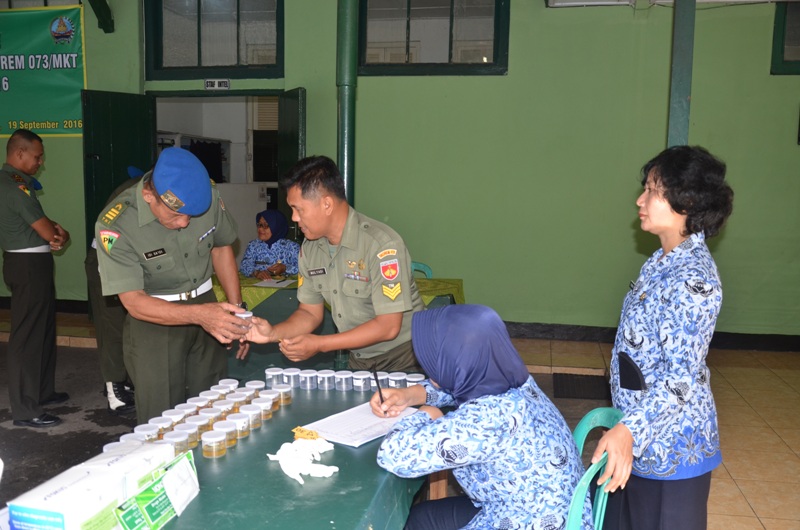 Prajurit Dan PNS Korem Makutarama Didadak Tes Urine