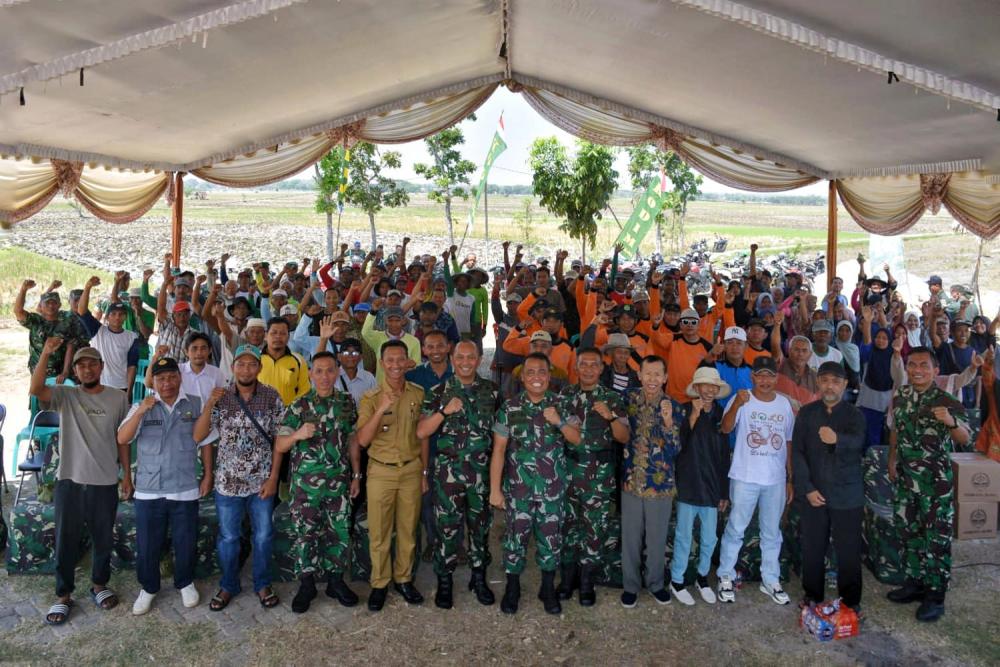 Danrem 073/Makutarama Tabur Benih Ikan dan Tanam Pohon di Embung Kahuripan Tambakromo