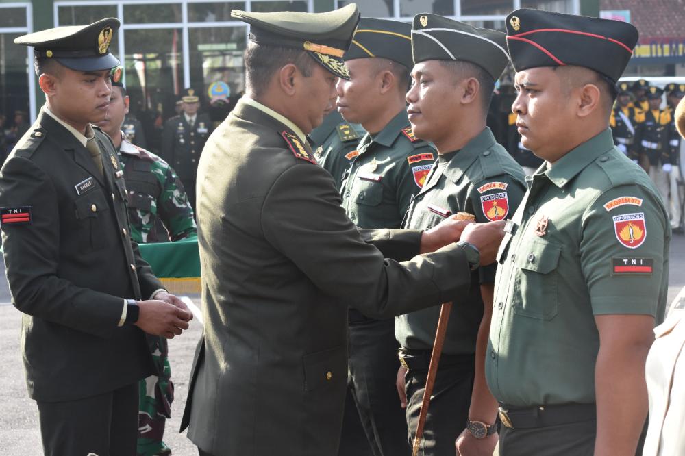 Tradisi Kenaikan Pangkat Prajurit Korem 073/Makutarama