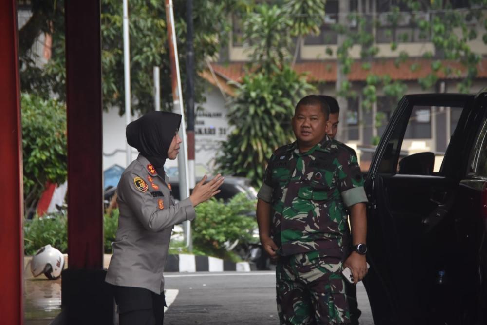 Danrem 073/Makutarama mempertegas bantuan TNI ke Polres Salatiga, Disambut Hangat Kapolres