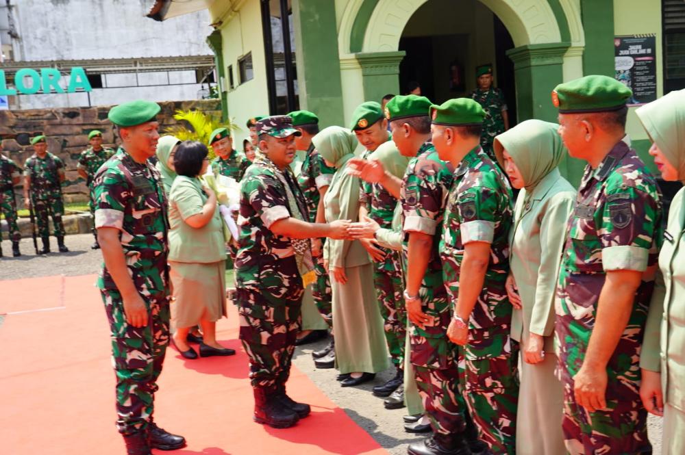 Danrem Makutarama Tekankan Disiplin dan Kesiapsiagaan saat Kunjungan ke Kodim 0721/Blora