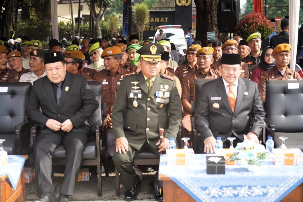 Danrem 073/Makutarama Hadiri Upacara Hari Pahlawan di Salatiga