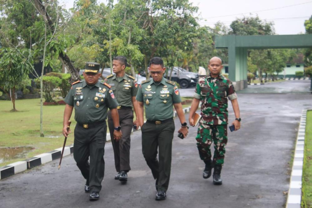 Danrem 073/Makutarama Dampingi Irdam IV/Diponegoro pada Taklimat Akhir Audit Kinerja Periode V TA 2025