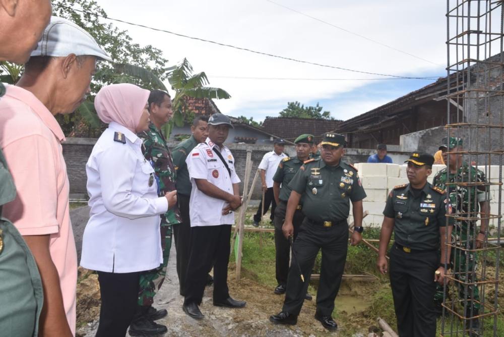 Danrem 073/Makutarama Tinjau Pembangunan KDKMP di Desa Teguhan