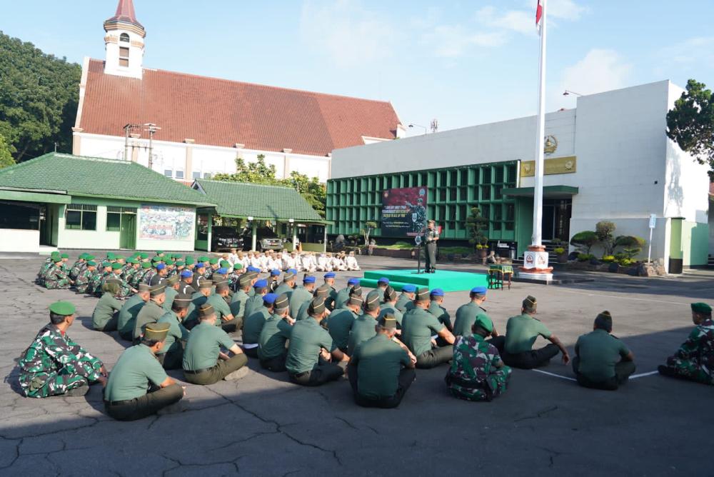 Danrem 073/Makutarama Berikan Penekan Kepada Prajurit sesaat Setelah Upacara Bendera