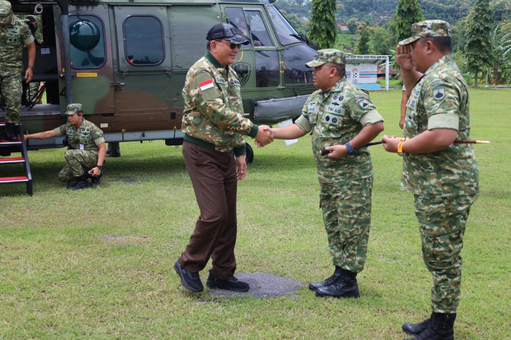 Danrem 073/Makutarama Sambut Kunker Menhan RI di Yon TP 888/SS Rembang