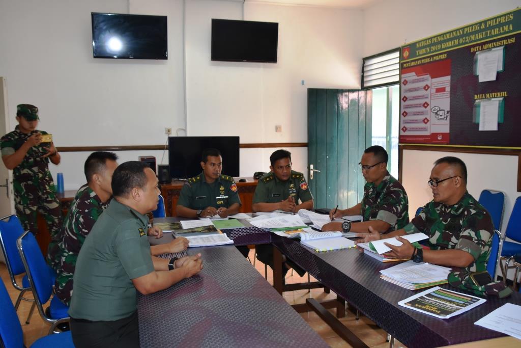 Tim Waslat Kodiklat Kunjungi Korem 073/Makutarama