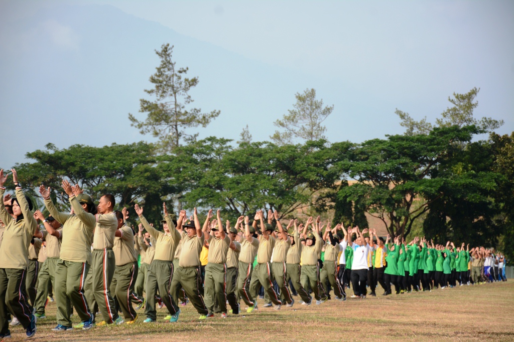 Korem 073/Makutarama Menggelar Latihan Senam Gemu Famire Terpusat Di Lapangan Pangsar Ambarawa