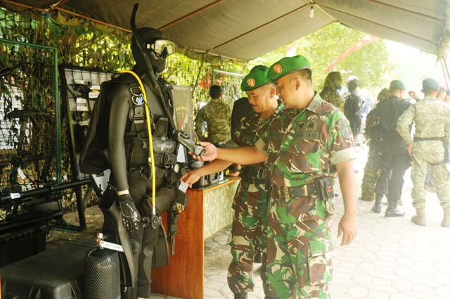 TNI Pamerkan Alutsista