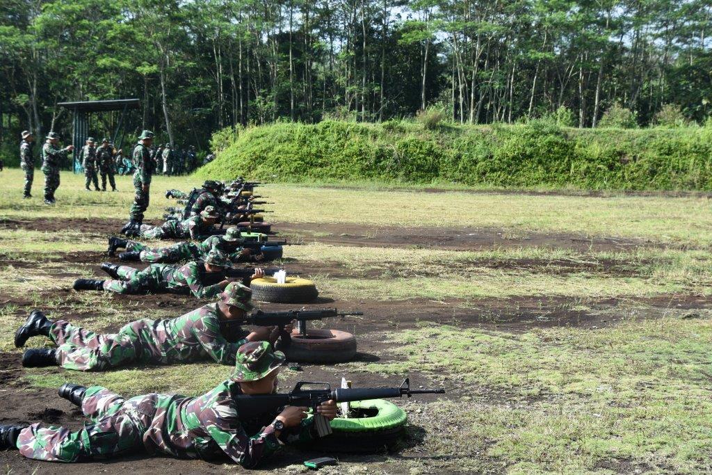 Asah Kemampuan Menempak Prajurit Korem 073/Makutarama