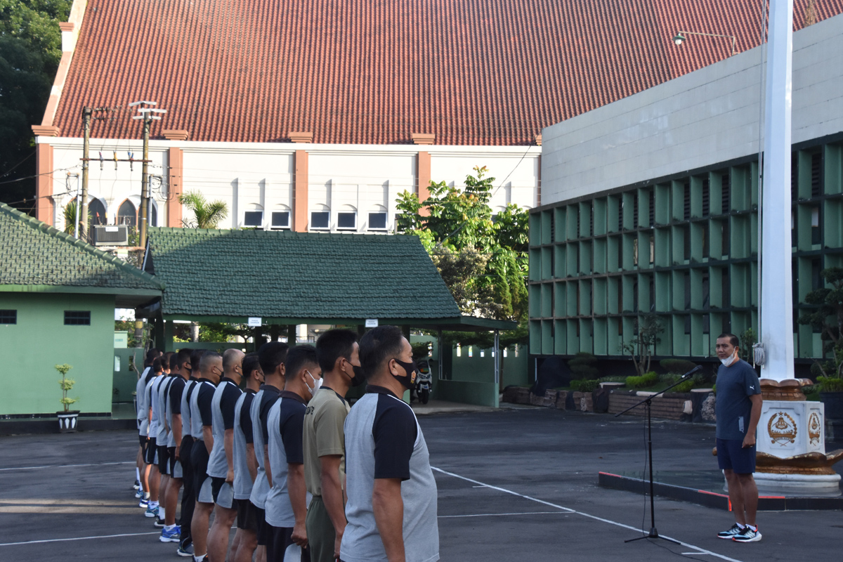 Pimpin Apel Pagi, Kasrem Pamitan Kepada Prajurit Dan PNS Korem 073/Makutarama
