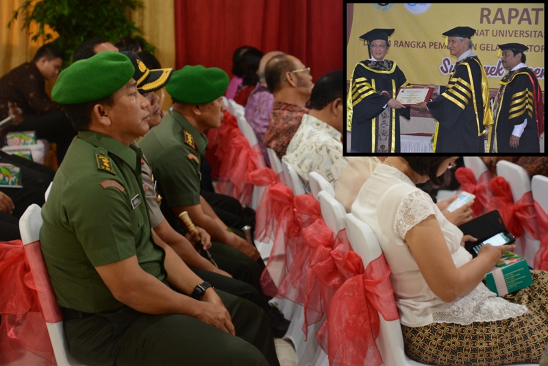 Kasi Intel Saksikan Pemberian Gelar Doktor di UKSW