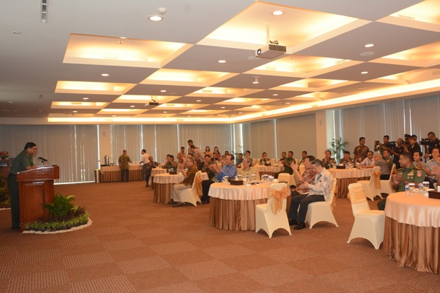 Pangdam Berikan Materi Belanegara Kejajaran PT Djarum