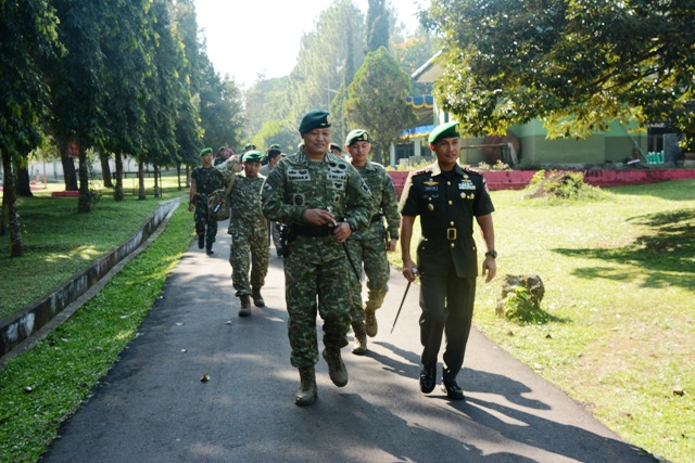 Danrem 073/Mkt Hadiri Sertijab Danyon 411