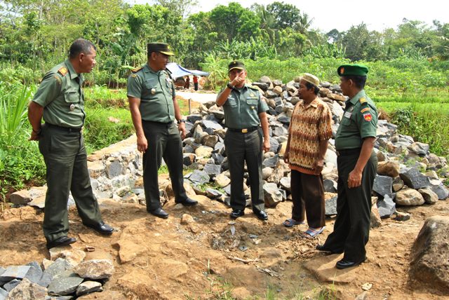 Kasiter Korem Makutarama Tinjau Lokasi TMMD