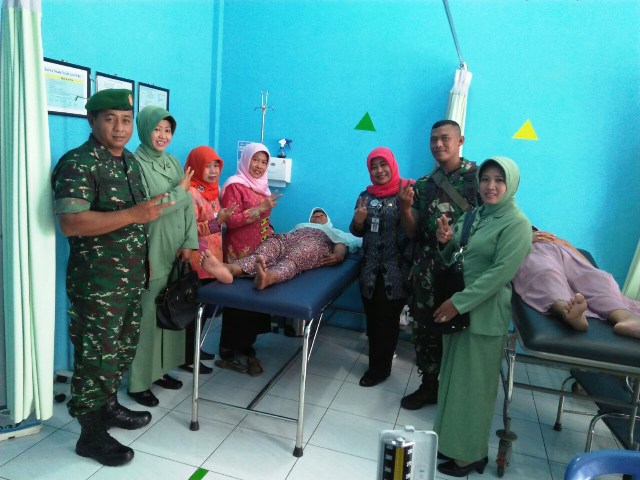 Koramil karangtengah demak laksanakan bhakti sosial KB Kes