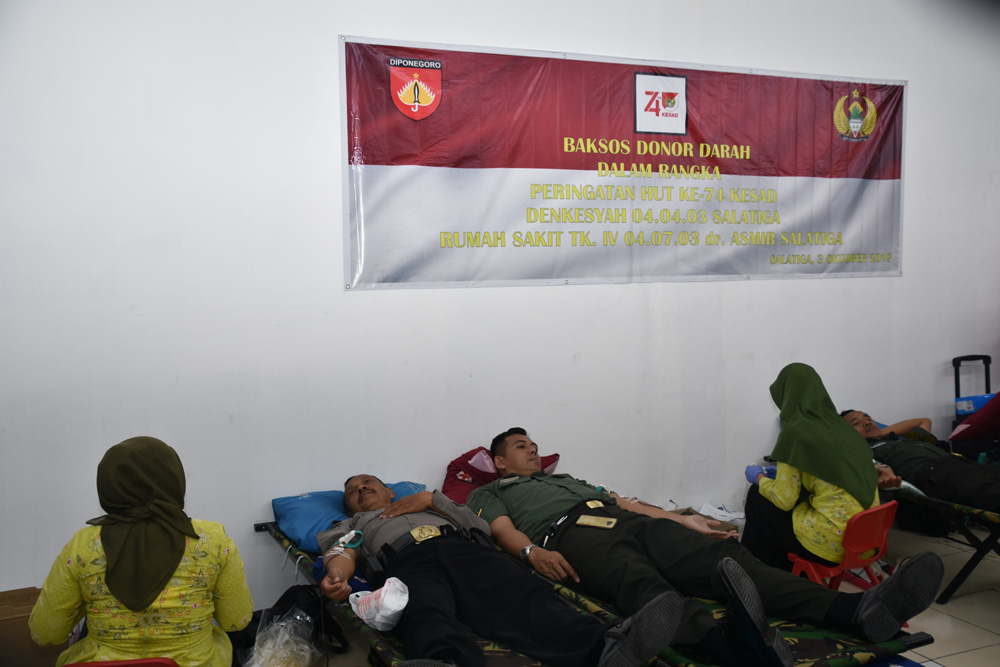 DENKESYAH 04.04.03 SALATIGA ADAKAN DONOR DARAH DALAM RANGKA HUT TNI KE-74