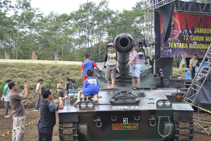 Tank, Ajang Berfoto dan Selfi Anak-Anak