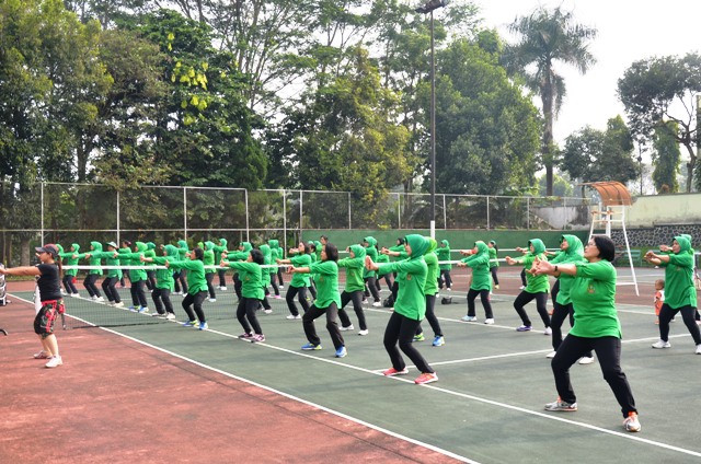 Jalin Sesama Persit Adakan Senam Dan Olahraga Bersama